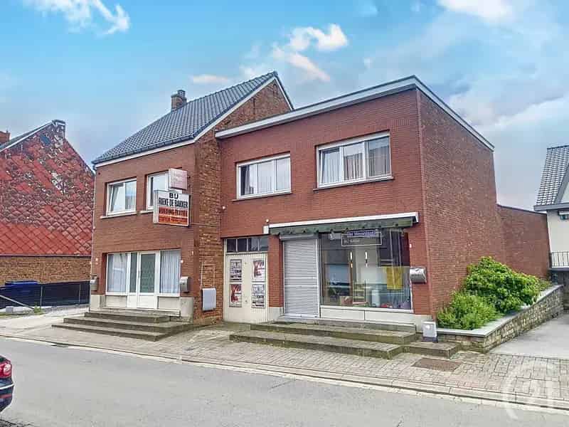 Huis te huur Schoonderbuken: Grote woonst met handelspand