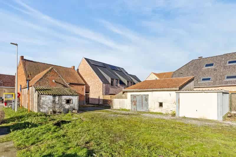 Ruim perceel met mogelijkheden voor nieuwbouw