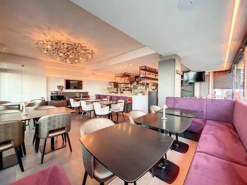 Uitermate goed gelegen handelszaak op de Zeedijk