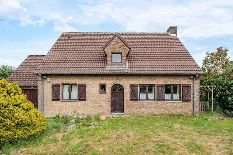 Villa met vijf slaapkamers in Mellery
