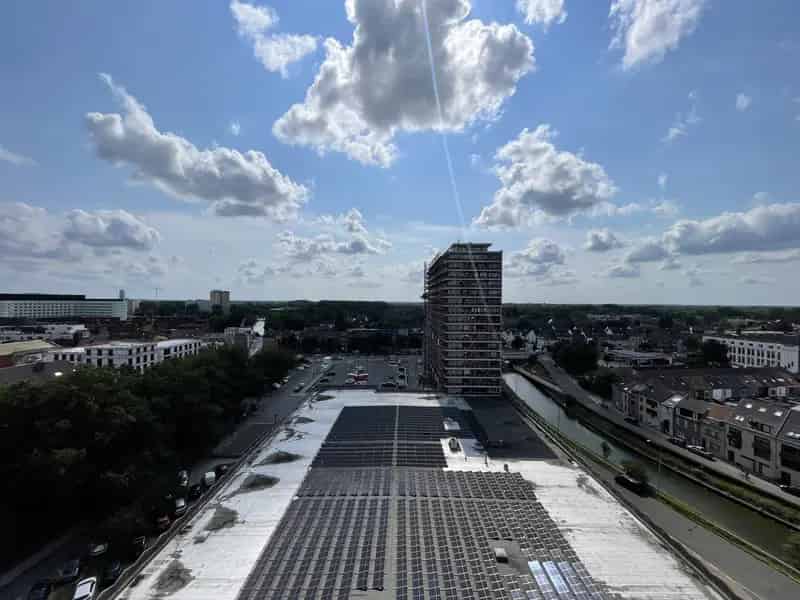 Appartement te koop Gent: Lichtrijk appartement met balkon en kelder