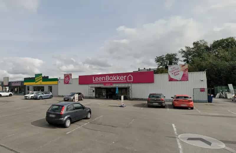 Baanwinkel te huur in Philippeville, toplocatie retailpark