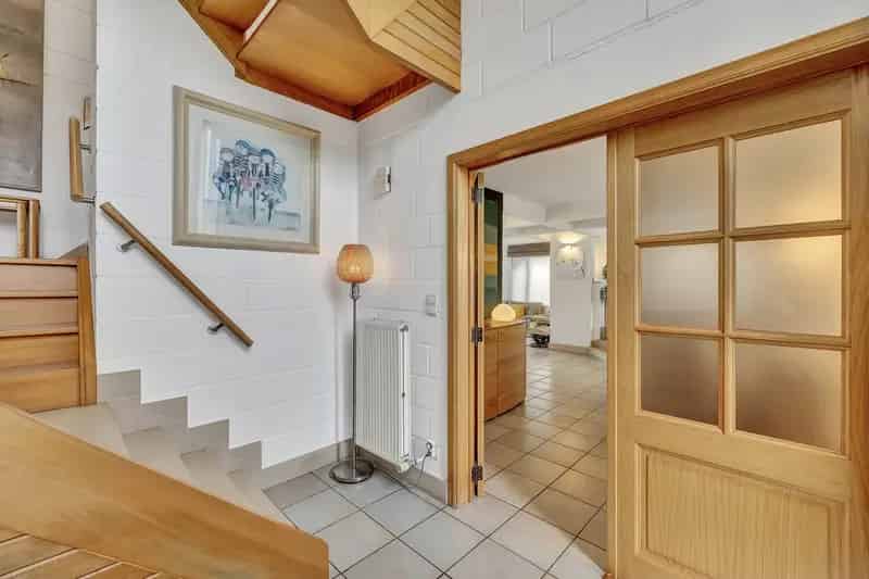Huis te huur: Ruime villa 4 slaapkamers, garage, tuin