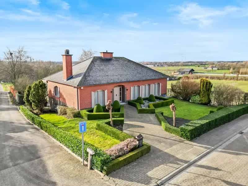 Ruime villa met prachtige verzichten