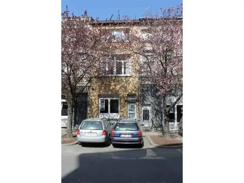 Sfeervolle 4 slpk woning met koer en terras + P