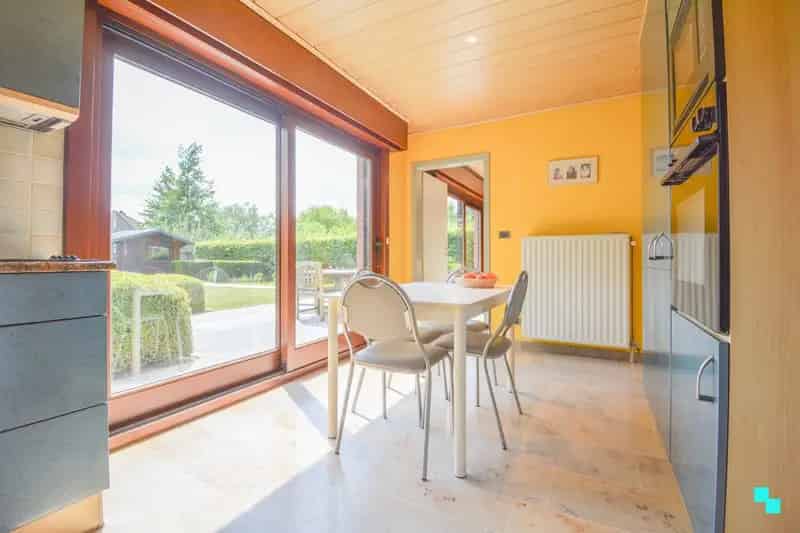 Aantrekkelijk gelegen, alleenstaande woning te Hooglede