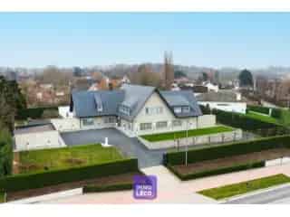 Villa te koop - Marke VBC89575