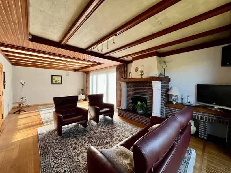 Zéér praktisch ingerichte ruime bungalow met dubbele garage.