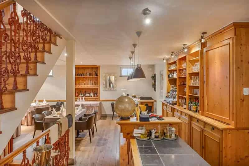 Horeca-zaak met woonst op toplocatie te koop te Gooik