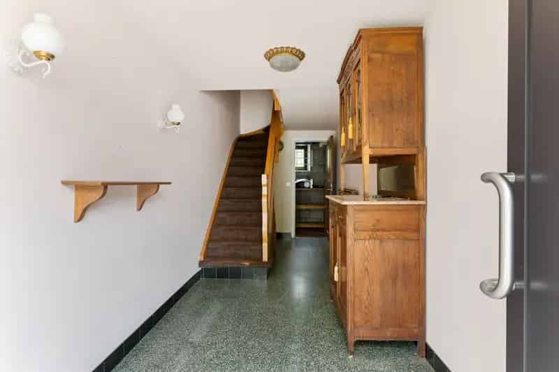 Bel-étage woning met 3 slaapkamers, tuin en garage