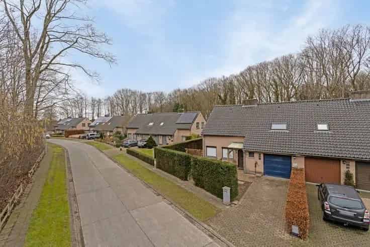 Huis te Koop Oostkamp: Ruime woning met potentieel