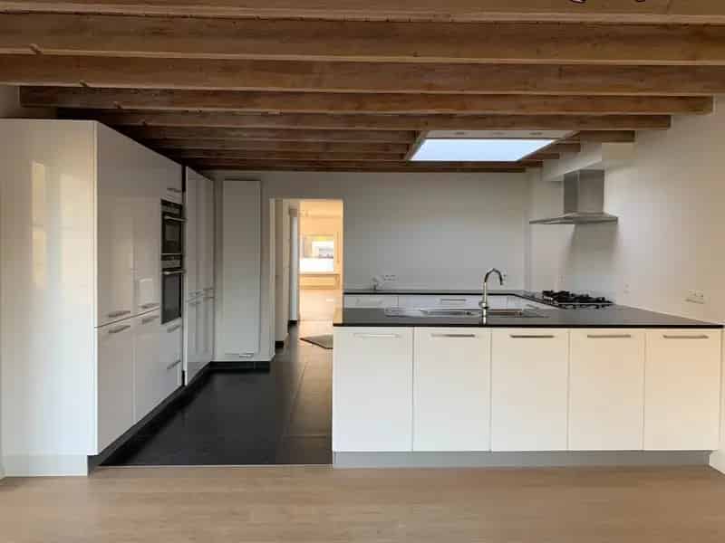 Ruime, gezellige woning met groene tuin op wandelafstand van het station van De Pinte