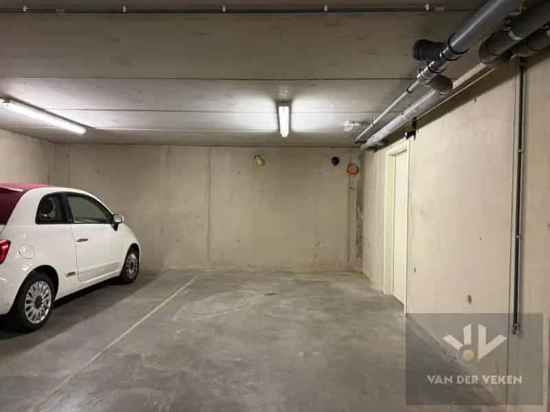 Ondergrondse autostaanplaats vlakbij centrum