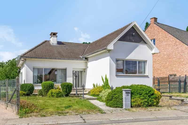 RUSTIG GELEGEN VILLA MET RUIME TUIN IN HOEGAARDEN