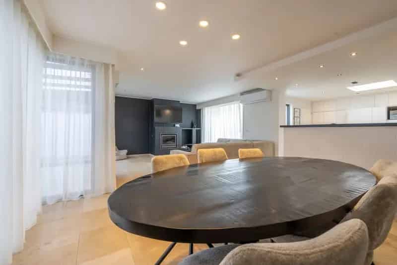 Woning met 3 slaapkamers, tuin en polyvalente ruimte te koop