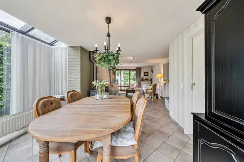 Gezellige gezinswoning met 4 slaapkamers in groene omgeving