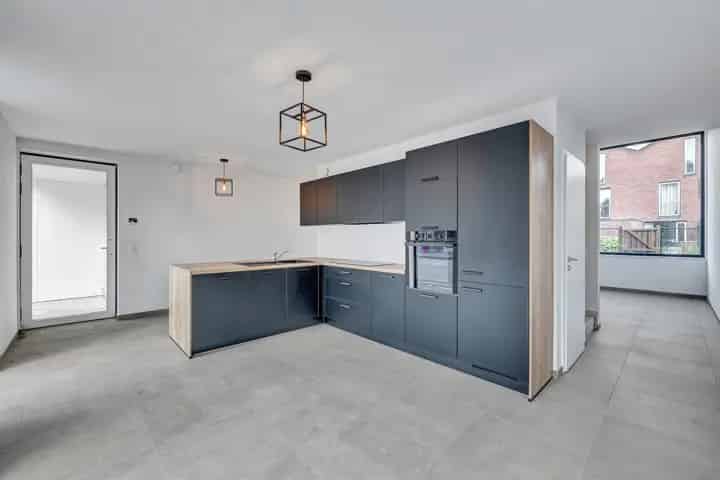 Instapklare nieuwbouwwoning met 5 slaapkamers