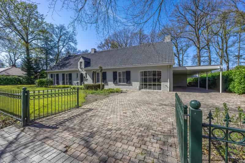 Huis te huur Oud Turnhout: Instapklare villa met praktijkruimte