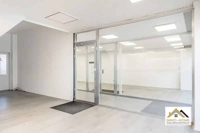 Handelspand met ruime woning te Sint-Amandsberg
