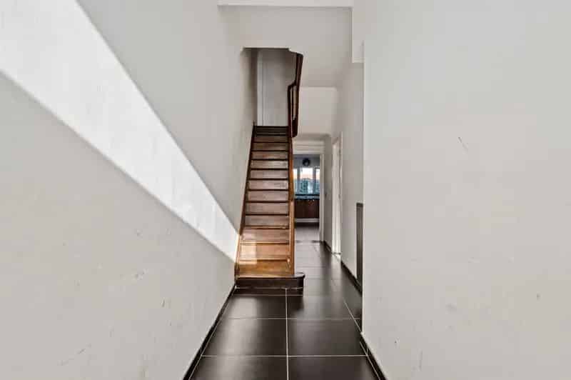 Ruime woning (204m²) voorzien van 6 slpks en buitenruimte!