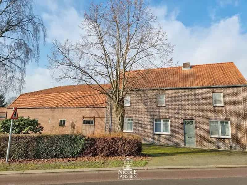 Op te knappen hoevewoning op een mooi perceel met verkavelingsmogelijkheden