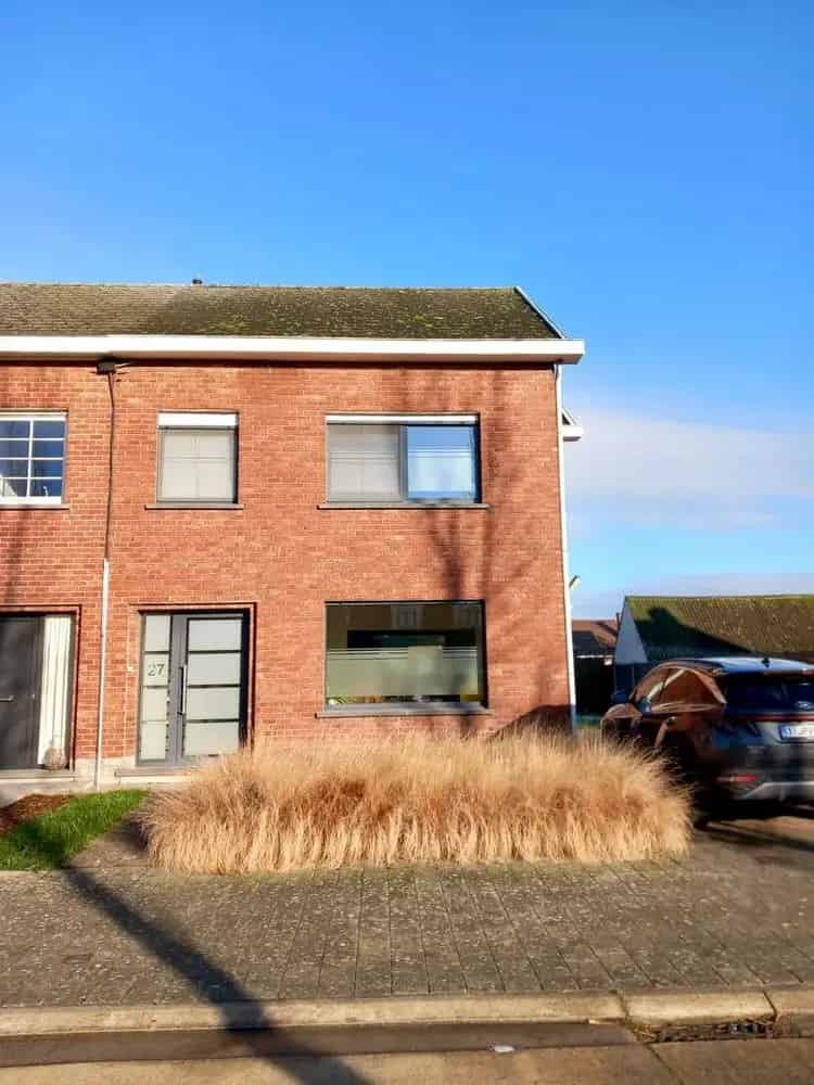Ruime woning met 3 slaapkamers te huur!