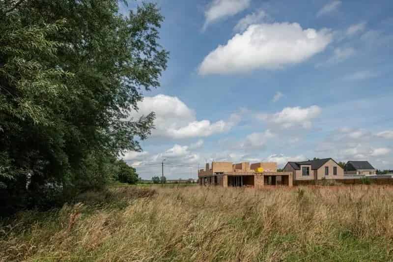 Dubbel perceel bouwgrond met achterliggend weideland