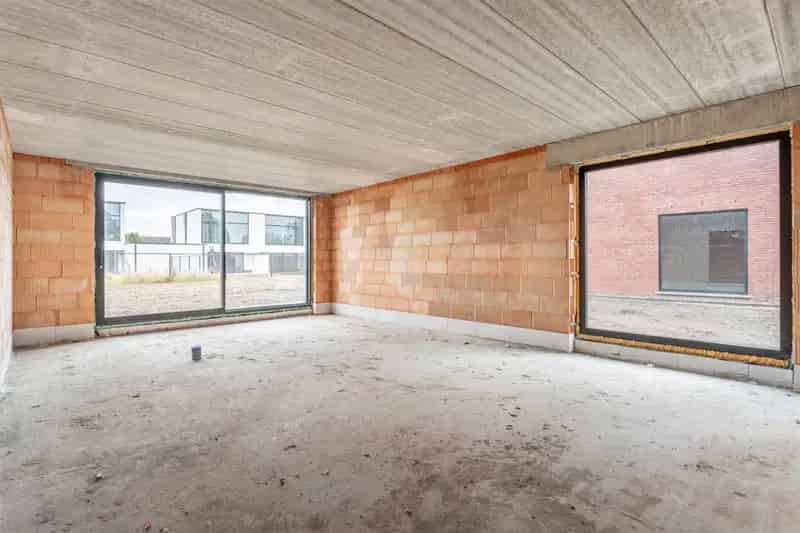 MODERNE RUWBOUW WINDDICHTE NIEUWBOUWWONING (BEN) OP EEN ZEER CENTRALE DOCH UITERST RUSTIGE LIGGING TE PEER