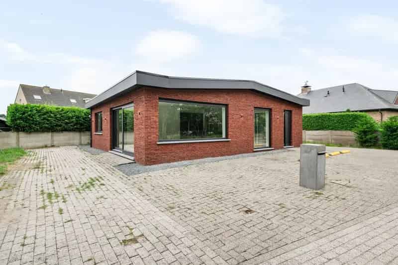Gerenoveerde laagbouwwoning met 3 slpks