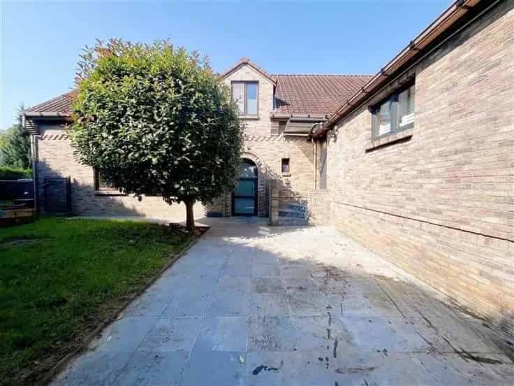 Kangoeroevilla te Koop Waver 5 slaapkamers 220m²