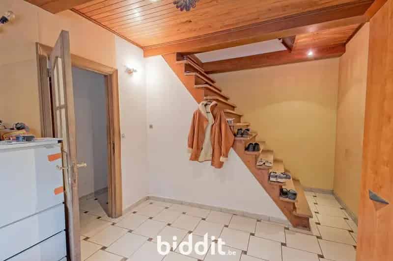 Schitterend huis met 3 voorgevels in Dinant