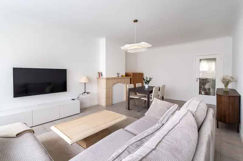 Gerenoveerd 2-slaapkamerappartement   8478086