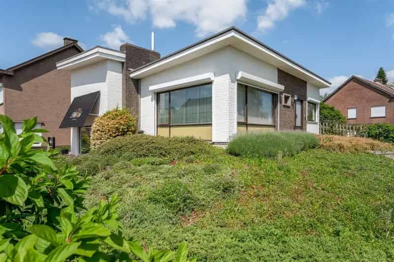 Centraal gelegen woning met potentieel - te Sint-Katelijne-Waver