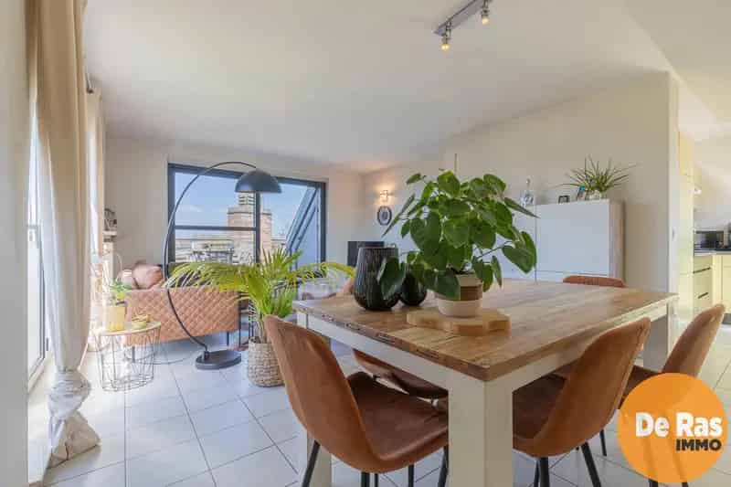 ERPE-MERE - Centraal gelegen instapklaar dakappartement