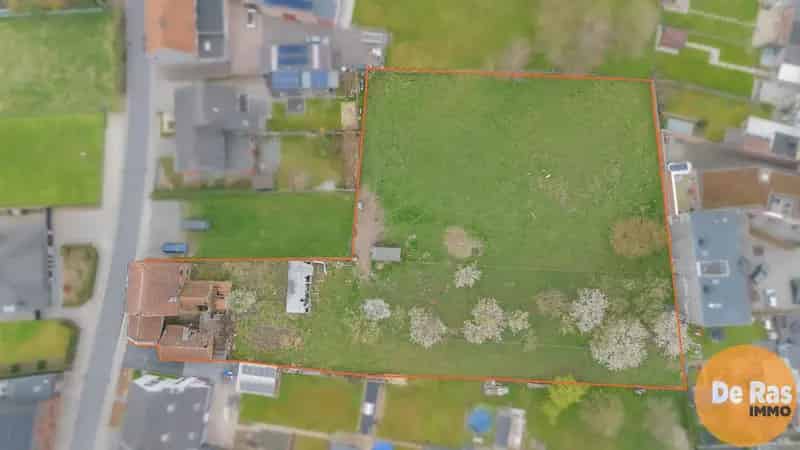 HAALTERT-  Renovatieproject met veel potentieel op 43a 84ca!