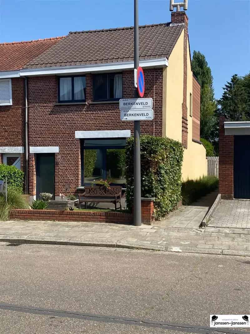 Gerenoveerde gezinswoning met 4 slaapkamers in Wilrijk
