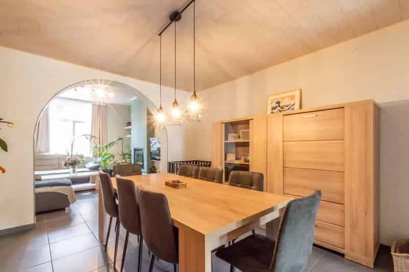 INSTAPKLARE WONING MET 3 SLAAPKAMERS + ZUID-TUIN!