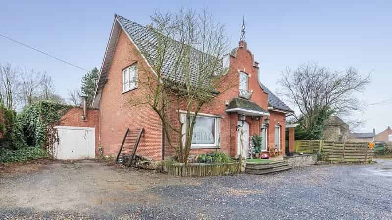Goed gelegen pand met tuin te koop te Lubbeek