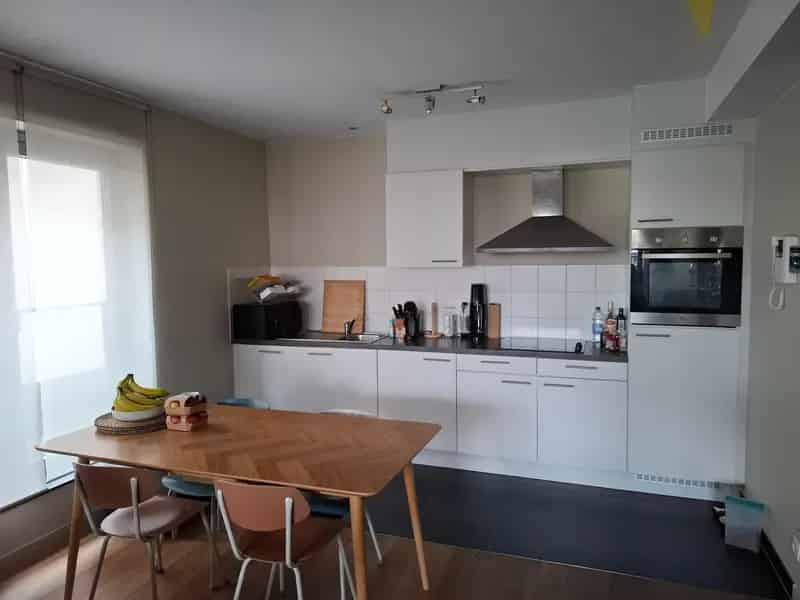Appartement Gentbrugge: Instapklaar met Terras en Autostaanplaats