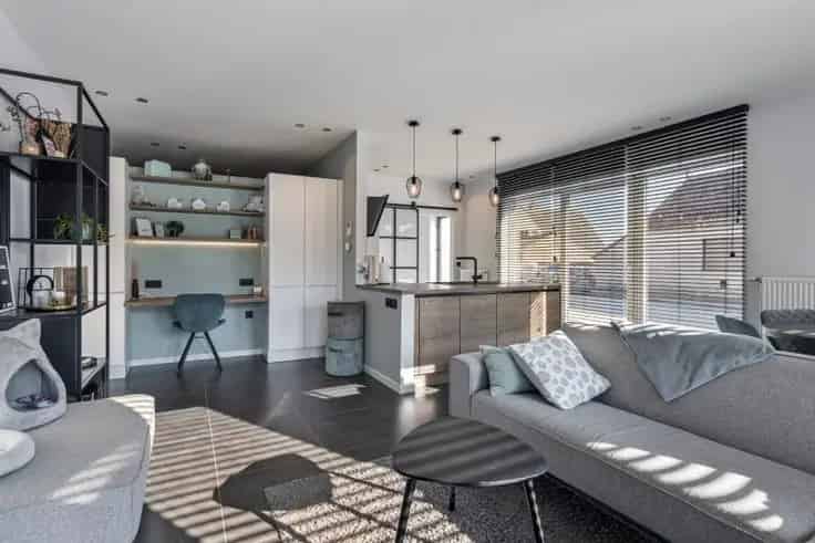 Lichtrijk gelijkvloers appartement te Keiem