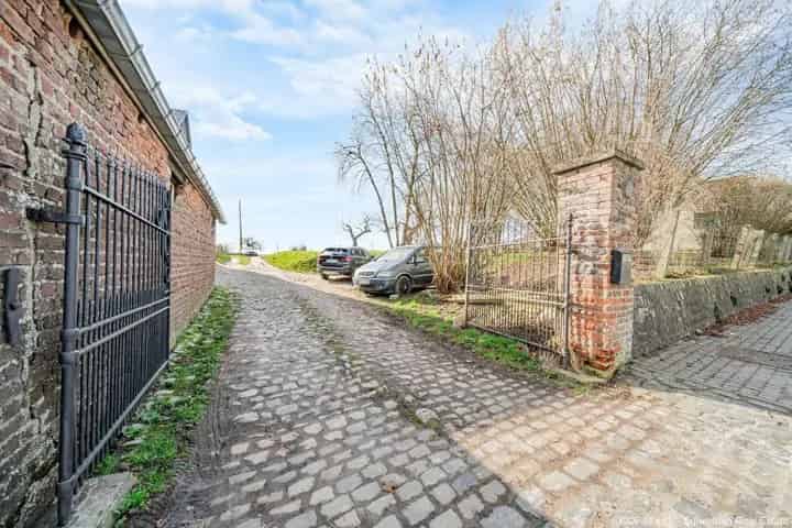 Villa te koop in Piétrain