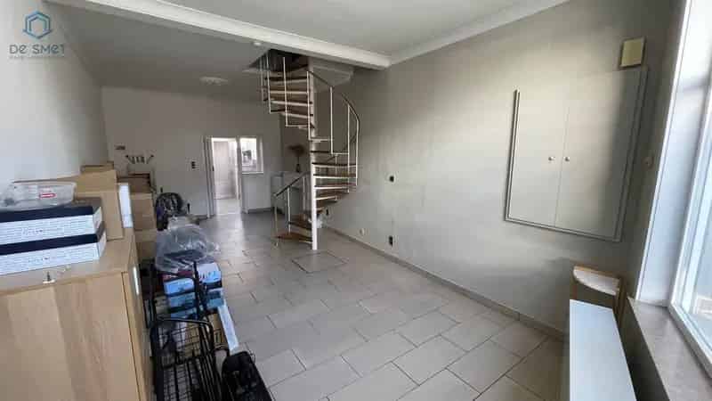 OP TE FRISSEN WONING MET 2 SLP, TUIN EN GARAGE.