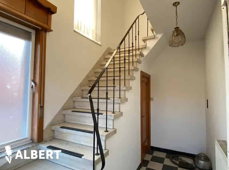 Te renoveren woning met loods/opslagruimte van 357m² !