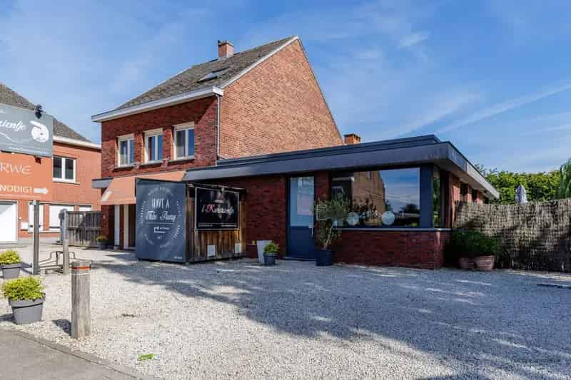 Kantoor te koop in Asper