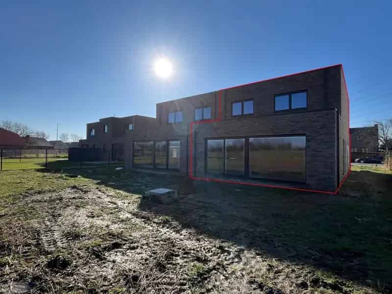 Ruime en energiezuinige half open te Olsene