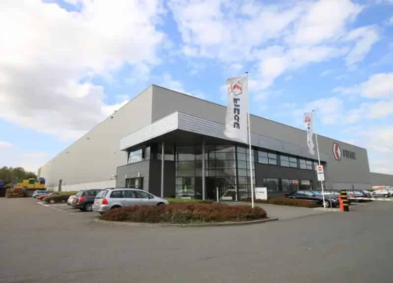 Industrieel gebouw op toplocatie in Puurs te huur