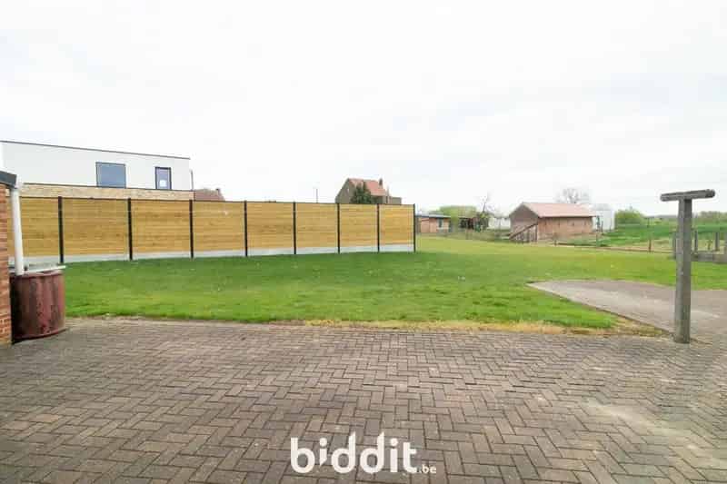 TE RENOVEREN WONING MET 2 SLAAPKAMERS