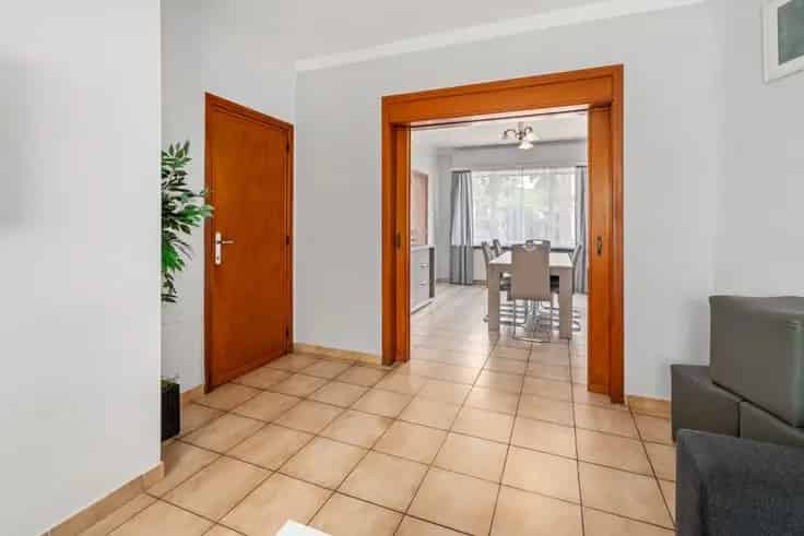 Huis te Koop Gent Dampoort: 4 Slaapkamers Tuin Nabij Centrum