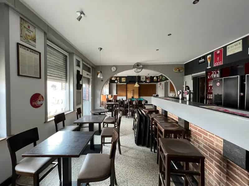 Gezellige café met polyvalente ruimte en binnenkoer te Elverdinge (Ieper)