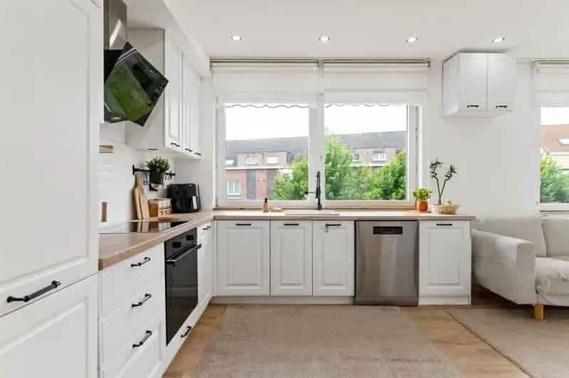 Instapklare woning met 2 slpks en garage!